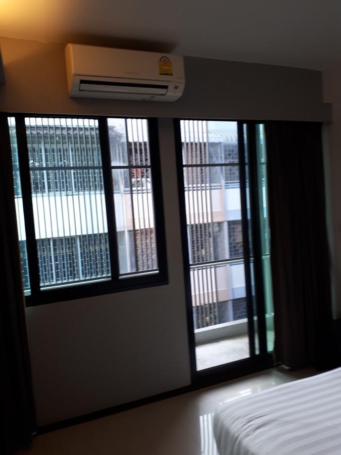 At One Inn Hualampong Banguecoque Exterior foto