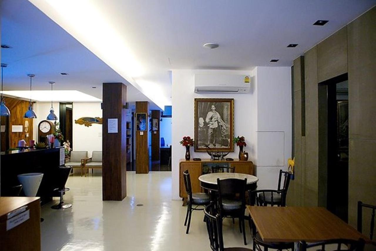 At One Inn Hualampong Banguecoque Exterior foto